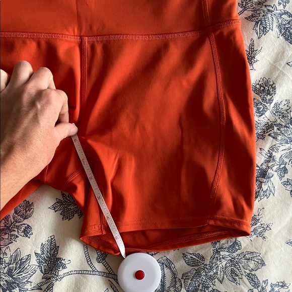 Oiselle 4” Pocket Shorts - Picture 2 of 5